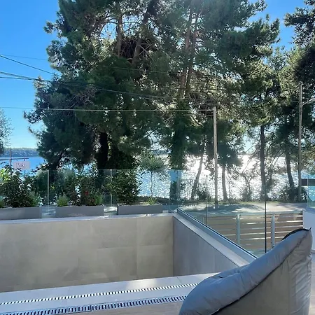 Ionian Elite Beachfront * נידרי